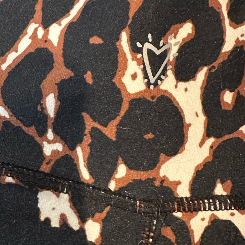 Betsey Johnson
High-Rise Leopard Print Ankle Leggings Size XL - Picture 6 of 6